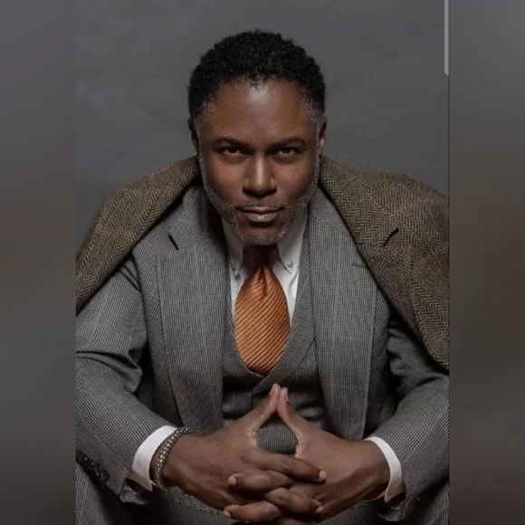 Classic Custom Men's Plaid Gray 3-Piece Suit, 42L / 36W x 32L - Picture 16 of 16